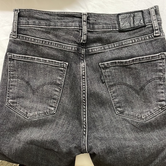 Washed black Levi’s 724 petite high rise straight jeans size 25 - Picture 6 of 7